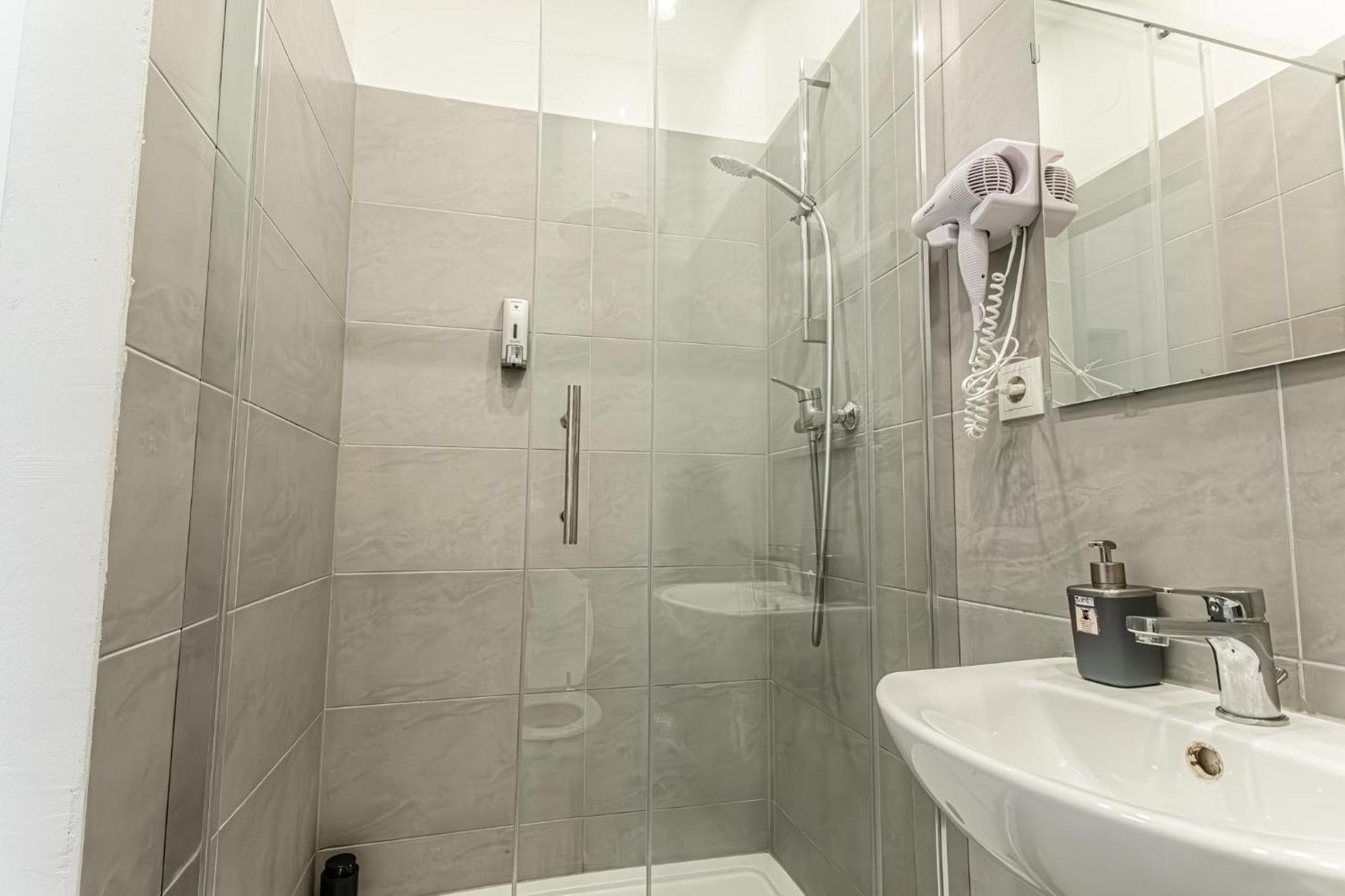 Lovely 1Br Apt. Near Akh Hospital Vienna Exterior photo